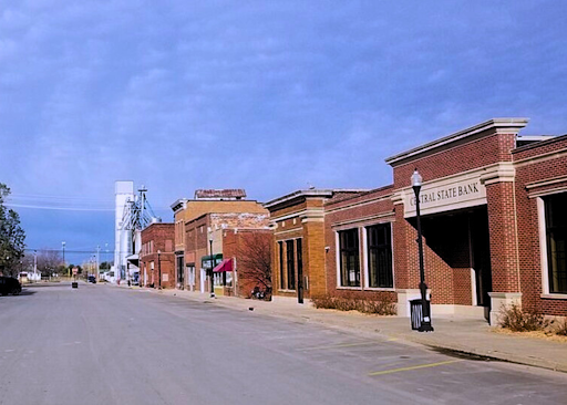 The street view of Central State Bank in Iowa.